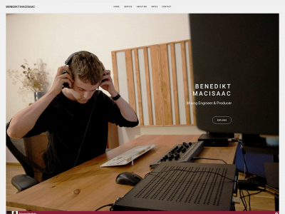 benediktmacisaac.com snapshot